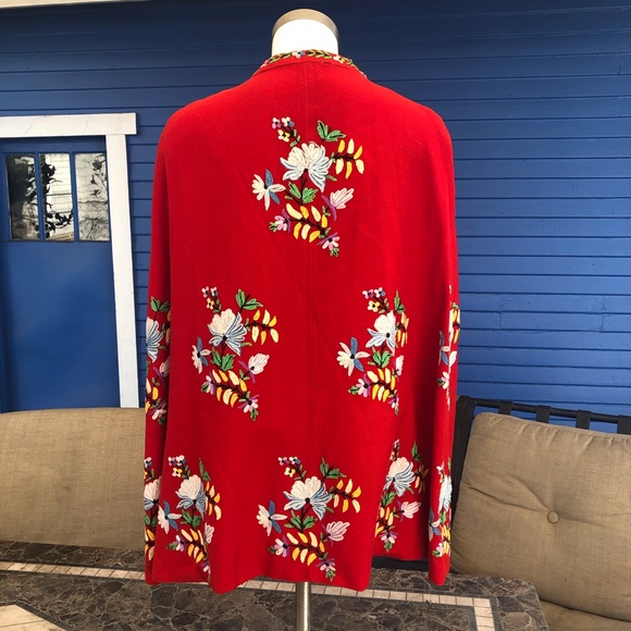 H/P❤️VINTAGE Red Hand Embroidered Boho Cape Wrap! - Picture 3 of 8